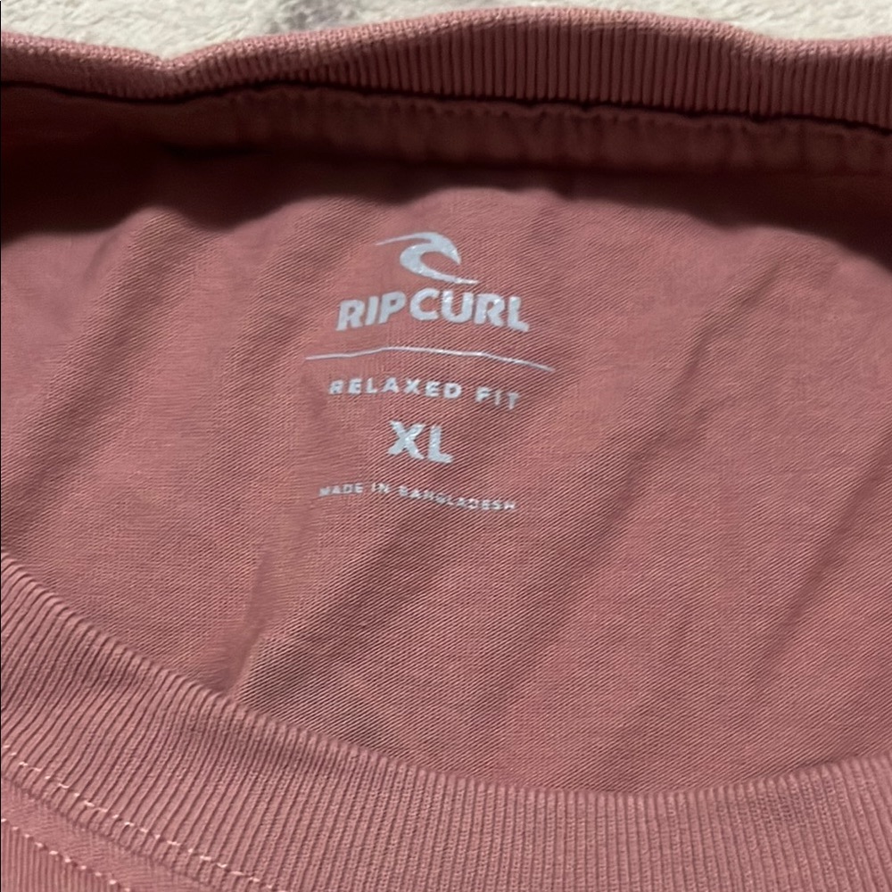 Rip Curl Pink Short Sleeve Tee Casual Comfort it’s salmon color - Picture 3 of 5
